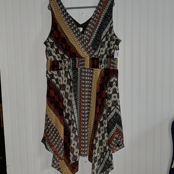 Dress Barn Boho Geo Shark Bite Hem Dress - Picture 3 of 8